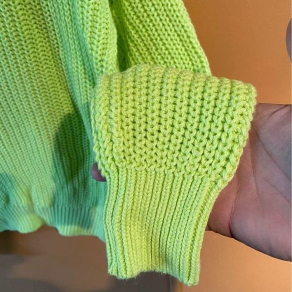 Pink Victoria’s Secret boyfriend knit sweater Sz small Lime Green Oversized new - Picture 4 of 6